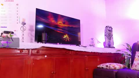 Hello Guys I am Lara Giraldo  WELCOME To my room online show from May 28, 2026, 12:41 am