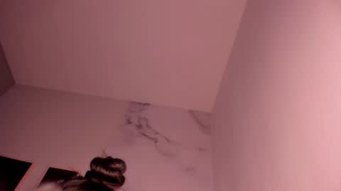 Lara Madisson online show from September 19, 2025, 5:42 am