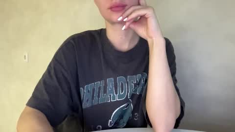 Snapshot of lara_neon chatting on October 10, 2025, 2:27 pm Lara Neon online show from October 10, 2025, 2:27 pm