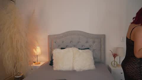 Snapshot of larabaker chatting on October 3, 2025, 1:19 pm Lara online show from October 3, 2025, 1:19 pm