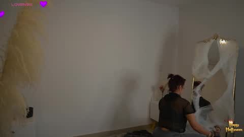 Snapshot of larabaker chatting on October 11, 2025, 2:33 am Lara online show from October 11, 2025, 2:33 am