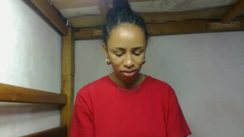 Snapshot of larah98 chatting on February 18, 2026, 6:04 pm larah98 online show from February 18, 2026, 6:04 pm