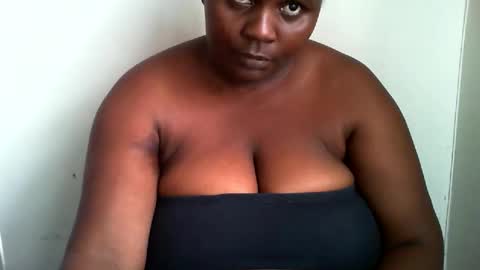 laralovex online show from January 12, 2025, 1:37 pm