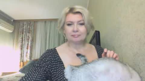 laramrs online show from November 19, 2025, 4:18 pm