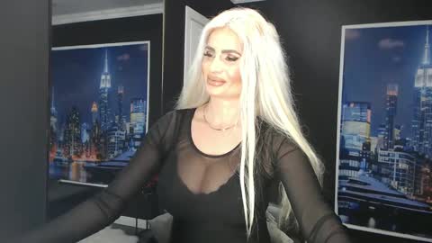 Snapshot of laras_moans chatting on February 26, 2025, 12:14 pm laras_moans online show from February 26, 2025, 12:14 pm