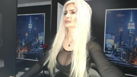 Snapshot of laras_moans chatting on March 2, 2025, 8:16 am laras_moans online show from March 2, 2025, 8:16 am