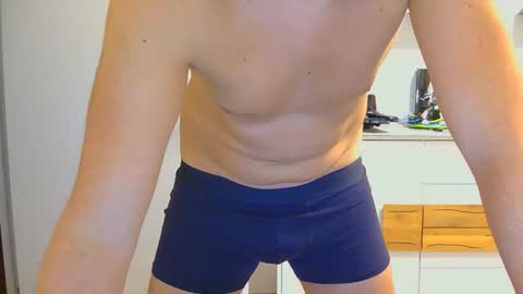 Snapshot of lari8989 chatting on November 12, 2025, 4:29 pm lari8989 online show from November 12, 2025, 4:29 pm