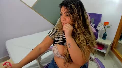 Snapshot of laris_park chatting on December 16, 2024, 11:01 am laris_park online show from December 16, 2024, 11:01 am