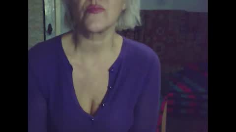 larisaq4ugo24 online show from January 7, 2025, 6:35 pm