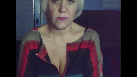 larisaq4ugo24 online show from January 15, 2025, 11:43 am