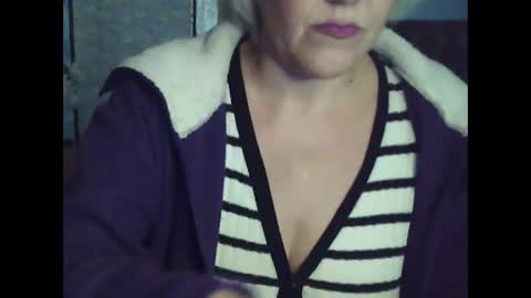 Snapshot of larisaq4ugo24 chatting on October 5, 2025, 9:40 am larisaq4ugo24 online show from October 5, 2025, 9:40 am