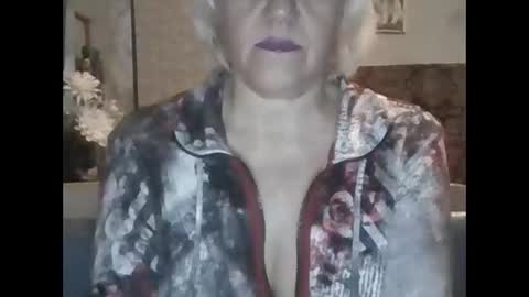 Snapshot of larisaq4ugo24 chatting on November 16, 2025, 5:29 pm larisaq4ugo24 online show from November 16, 2025, 5:29 pm