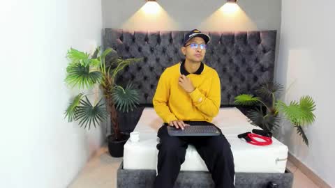 Snapshot of larry_vito chatting on January 14, 2026, 12:22 pm LARRY online show from January 14, 2026, 12:22 pm