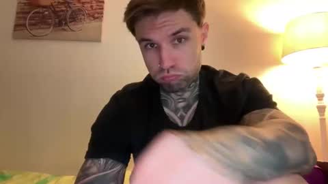 larsskeet online show from December 2, 2025, 2:01 pm