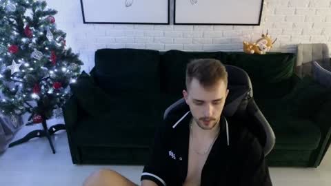 Snapshot of larstar01 chatting on December 6, 2024, 1:29 am Lars online show from December 6, 2024, 1:29 am