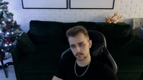 Snapshot of larstar01 chatting on December 8, 2024, 1:24 am Lars online show from December 8, 2024, 1:24 am