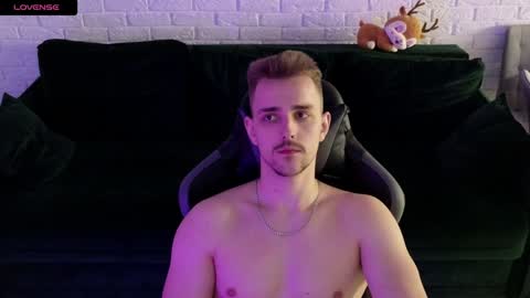 Snapshot of larstar01 chatting on January 8, 2025, 7:24 am Lars online show from January 8, 2025, 7:24 am