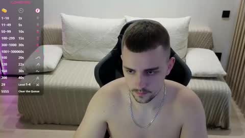 Snapshot of larstar01 chatting on November 19, 2025, 8:31 pm Lars online show from November 19, 2025, 8:31 pm