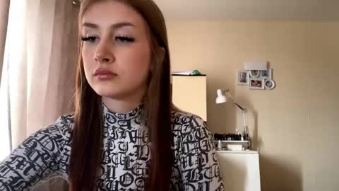 Snapshot of lashawnabatun chatting on April 17, 2026, 9:23 am Sara online show from April 17, 2026, 9:23 am