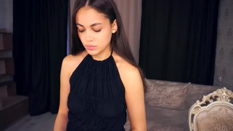 Snapshot of lashonsineath chatting on November 1, 2025, 11:12 am Hey guys Welcome to my room today is my first day here I hope I like everything here online show from November 1, 2025, 11:12 am