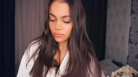 Snapshot of lashonsineath chatting on November 13, 2025, 9:08 am Hey guys Welcome to my room today is my first day here I hope I like everything here online show from November 13, 2025, 9:08 am