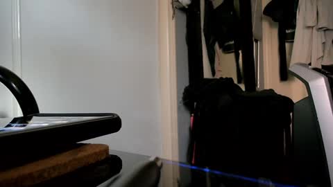 latensfer1111 online show from December 10, 2024, 5:22 pm