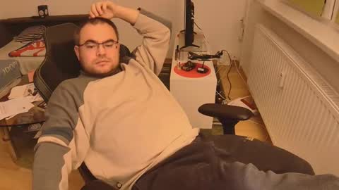 latexboy893 online show from November 26, 2025, 11:17 pm