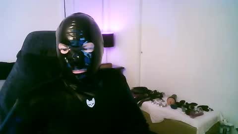 Snapshot of latexminheadroom chatting on October 26, 2025, 1:44 am latexminheadroom online show from October 26, 2025, 1:44 am