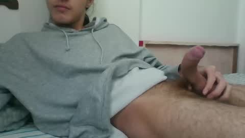 Snapshot of latin_boi6 chatting on January 7, 2026, 5:59 pm Angel online show from January 7, 2026, 5:59 pm