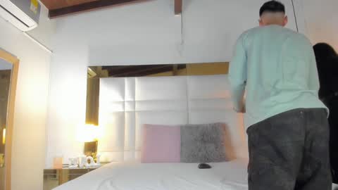 Snapshot of latin_couple20y chatting on February 6, 2025, 10:48 am Johana y Santiago online show from February 6, 2025, 10:48 am