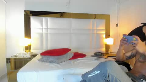 Snapshot of latin_couple20y chatting on February 7, 2025, 9:58 am Johana y Santiago online show from February 7, 2025, 9:58 am