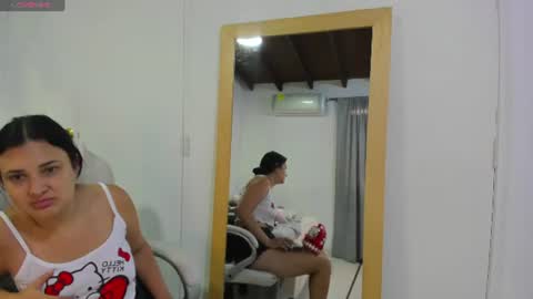 Johana y Santiago online show from July 19, 2026, 10:13 pm