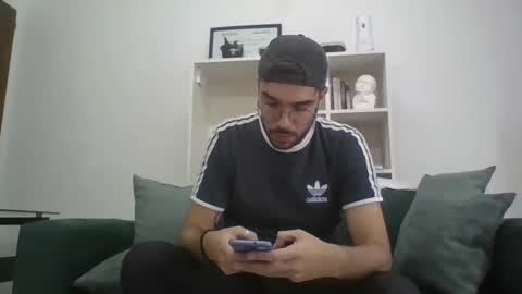 latinalphax online show from April 20, 2026, 6:53 pm