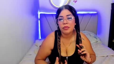 Snapshot of latinamav22 chatting on May 5, 2026, 7:00 pm latinamav22 online show from May 5, 2026, 7:00 pm