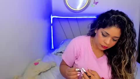 Snapshot of latinamav22 chatting on May 6, 2026, 8:03 pm latinamav22 online show from May 6, 2026, 8:03 pm
