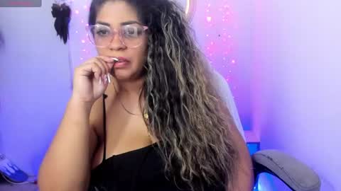 latinamav22 online show from July 5, 2026, 4:19 am