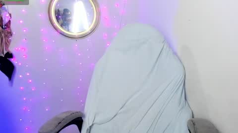latinamav22 online show from July 27, 2026, 1:01 am