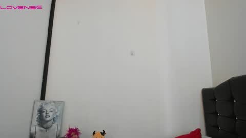 Luna  online show from March 14, 2026, 2:33 pm