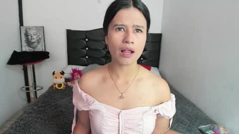 Luna  online show from April 11, 2026, 2:21 pm