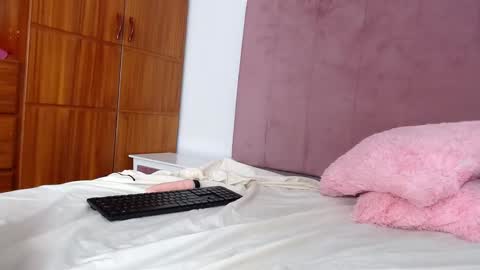 B I A N C A - AND - N I K K I online show from December 20, 2024, 2:08 am