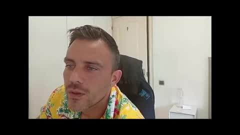 Snapshot of latinboyblue chatting on September 28, 2025, 10:31 am LatinBlueBoy online show from September 28, 2025, 10:31 am