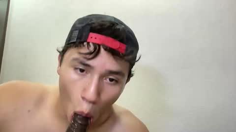 latinbro8234 online show from June 5, 2026, 6:52 am