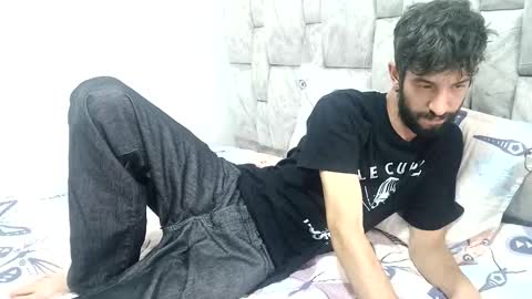 Snapshot of latinlustandfrenchkiss chatting on November 30, 2025, 7:51 pm latinlustandfrenchkiss online show from November 30, 2025, 7:51 pm