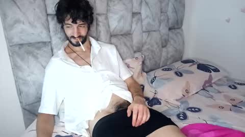 latinlustandfrenchkiss online show from May 27, 2026, 10:40 pm