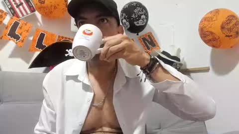 latinmartin254 online show from November 1, 2025, 1:35 pm