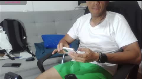 latinmartin254 online show from May 15, 2026, 2:51 am