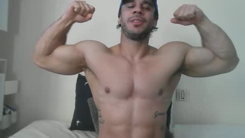 Snapshot of latino_rodri chatting on May 1, 2026, 7:35 am latino_rodri online show from May 1, 2026, 7:35 am