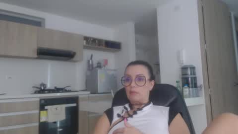 Snapshot of latinpaprika chatting on February 19, 2025, 2:01 pm latinpaprika online show from February 19, 2025, 2:01 pm