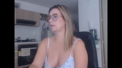 Snapshot of latinpaprika chatting on February 25, 2025, 11:41 am latinpaprika online show from February 25, 2025, 11:41 am