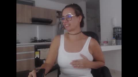 Snapshot of latinpaprika chatting on November 1, 2025, 3:14 pm latinpaprika online show from November 1, 2025, 3:14 pm